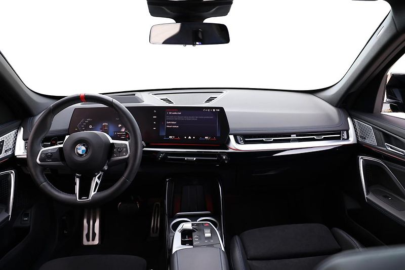 BMW X1 M35i xDrive - fotka 12 z 17