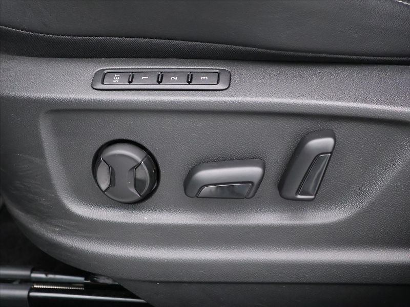 Škoda Karoq 1,5 TSI 110kW DSG Sportline - fotka 16 z 37