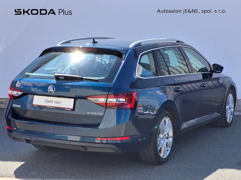 Škoda Superb (2018) Style 2.0 TDI 110kW Combi - fotka 2 z 29