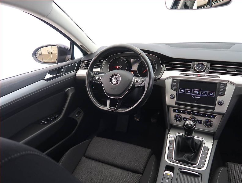 Volkswagen Passat (2015) 2.0 TDI, Navi, Tempomat - fotka 7 z 22