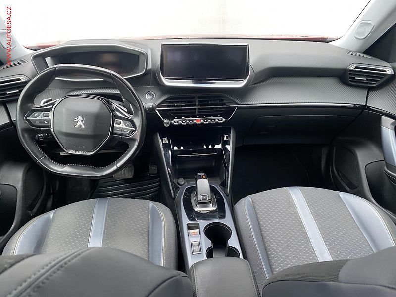 Peugeot 2008 (2019) 1.5 HDi, Allure, AT, LED - fotka 8 z 18