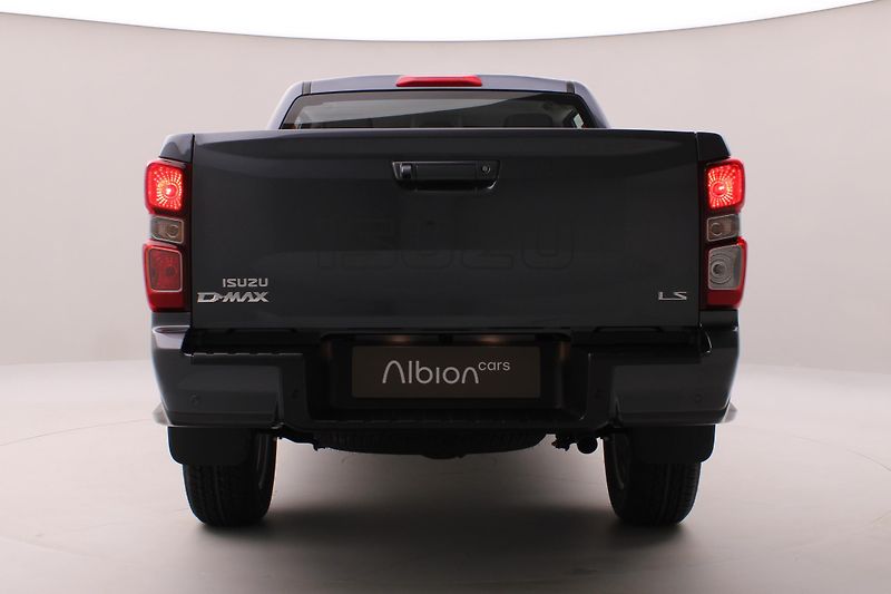 Isuzu D-Max (2026) Double Cab 1,9l LS 4x4 AUT - fotka 3 z 35