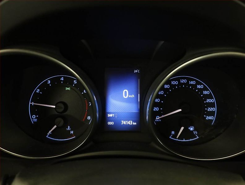 Toyota Auris (2015) 1.6 Valvematic, ČR,1.maj - fotka 9 z 18