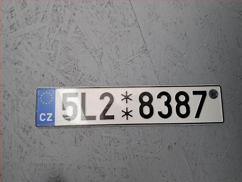 Toyota C-HR (2016) 1.8 Hybrid, Automat - fotka 16 z 21