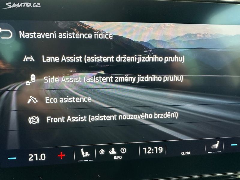 Škoda Octavia 2,0 TDI Sportline paket - fotka 36 z 43