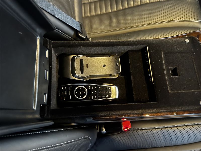 Mercedes-Benz Třídy S 500 L 4Matic AMG - fotka 12 z 28