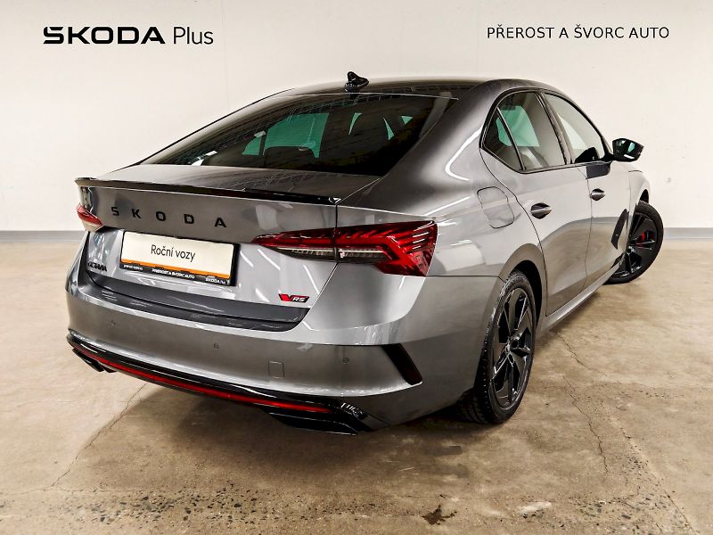 Škoda Octavia (2025) 2.0 TSI 195 kW DSG RS - fotka 2 z 31
