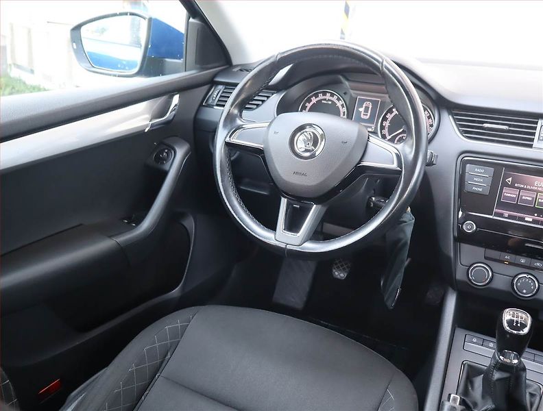 Škoda Octavia (2018) 1.6 TDI, Tempomat - fotka 7 z 14
