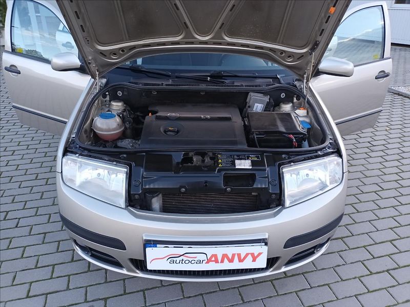 Škoda Fabia 1,4 16V,55KW,ČR,KLIMA,TEMPOMAT - fotka 24 z 35