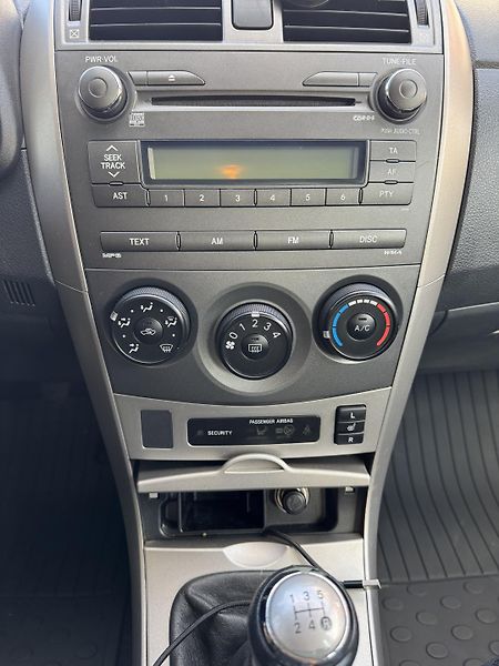 Toyota Corolla 1.6i 16v sedan původ ČR - fotka 19 z 22