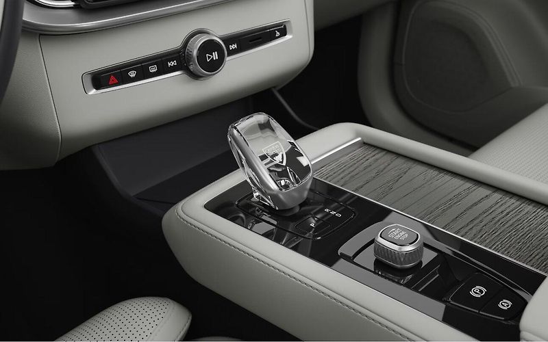 Volvo XC90 (2026) B5 AWD ULTRA BRIGHT - fotka 15 z 16