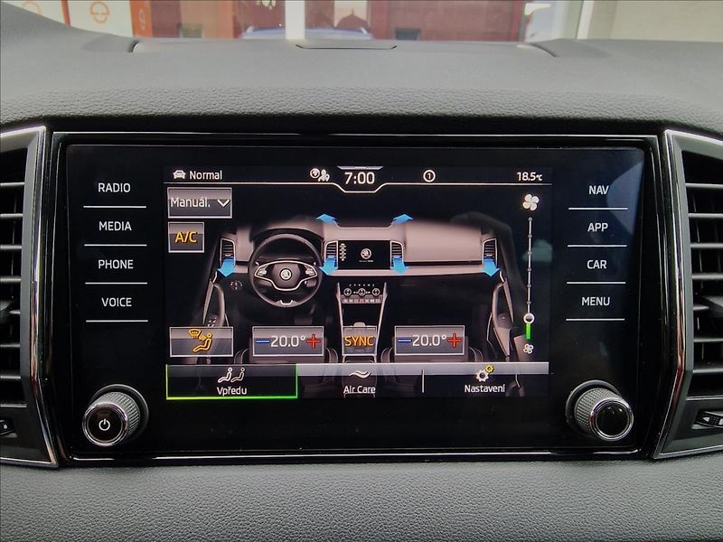 Škoda Karoq 2.0TDI 110kW Style 4x4 DSG,ČR - fotka 32 z 50