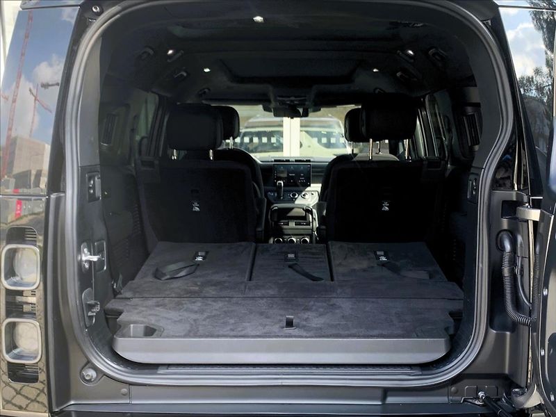 Land Rover Defender (2026) 130 D350 X AWD / 7 MÍST* - fotka 7 z 59