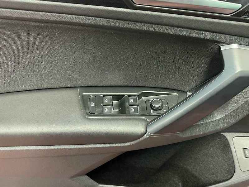 Volkswagen Tiguan (2024) Elegance 1.5 TSI DSG - fotka 15 z 20