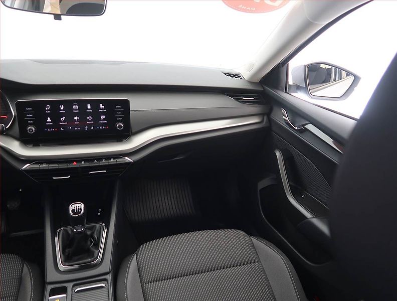 Škoda Octavia (2023) Ambition 2.0 TDI, ČR,1.maj - fotka 8 z 25