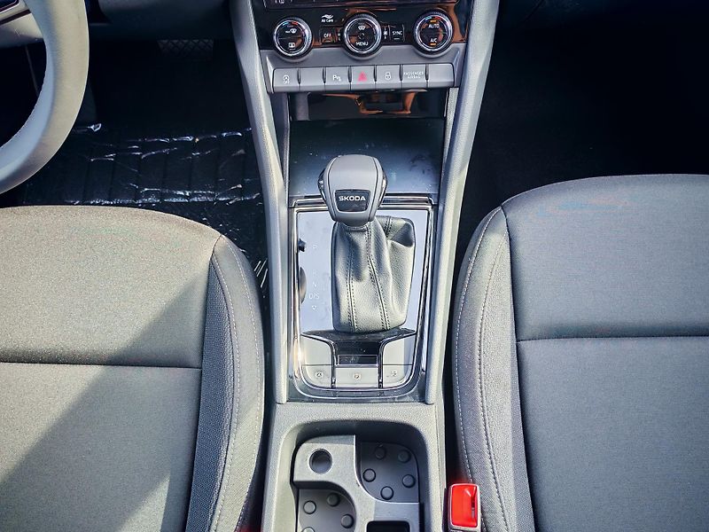 Škoda Karoq (2026) Classic 1.5 TSI DSG - fotka 9 z 19