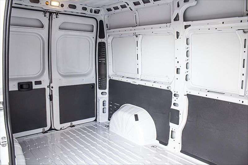 Peugeot Boxer 2,2 Furgon 3300 L2H2 BlueHDi 1 - fotka 8 z 14