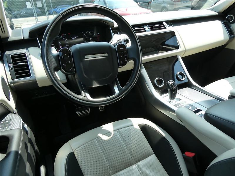 Land Rover Range Rover Sport 3,0 D300 HSE,ČR,2.maj,tažné - fotka 11 z 38