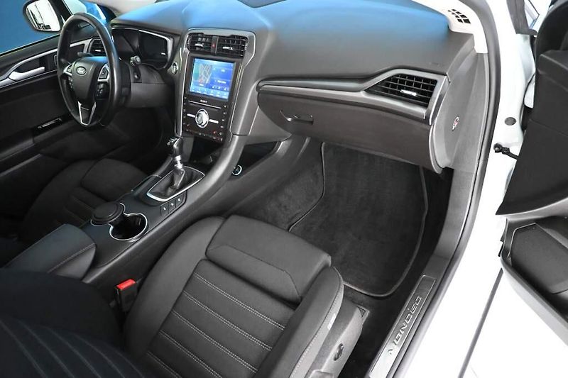 Ford Mondeo (2022) 2.0 LED ACC SONY Tažné TITANIU - fotka 10 z 43