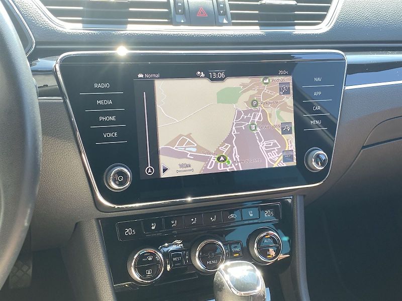 Škoda Superb (2023) Combi 2.0 TDI DSG L&K - fotka 11 z 35