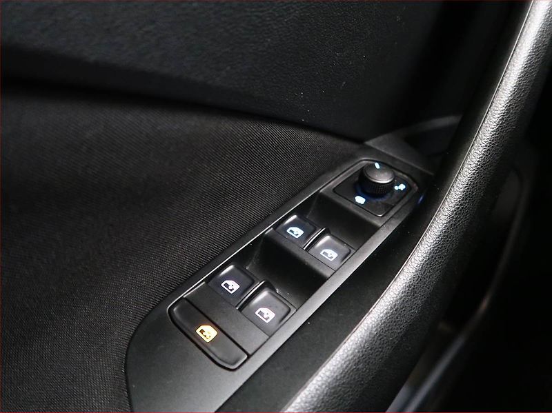 Škoda Scala (2019) Ambition 1.6 TDI, Tempomat - fotka 16 z 16