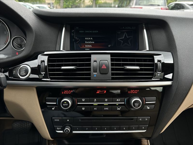 BMW X4 20d Xdrive Sport - fotka 19 z 31