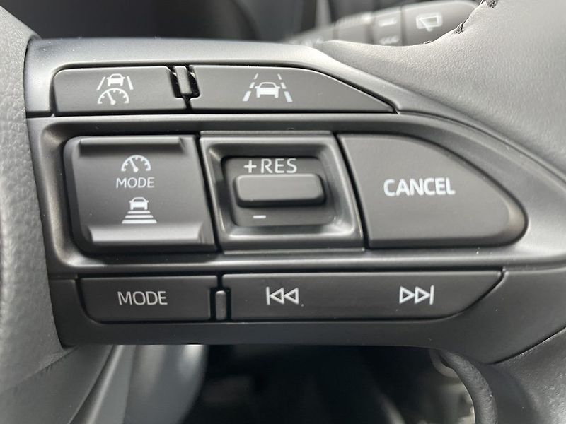 Toyota Yaris 1.5 Hybrid ODBĚR IHNED - fotka 22 z 27
