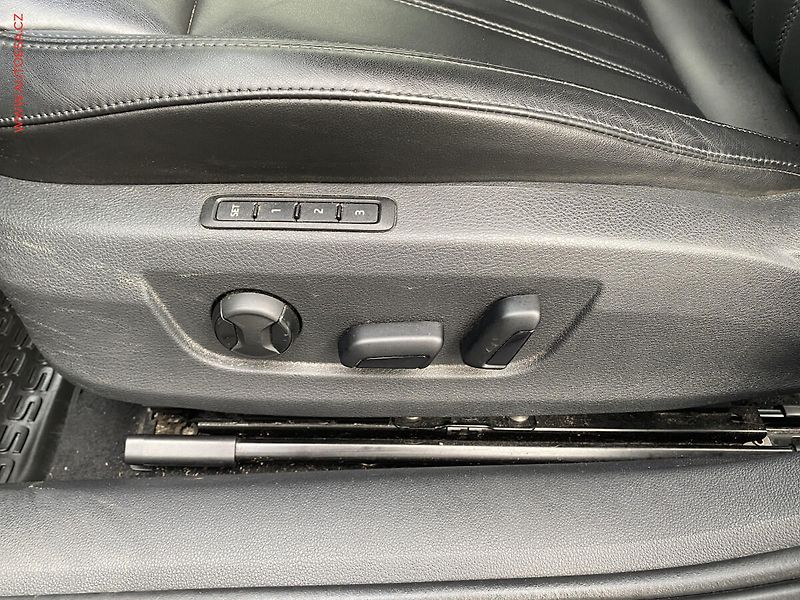 Škoda Superb (2016) 2.0 TDi 4x4, ČR, L&K, DSG, - fotka 15 z 21