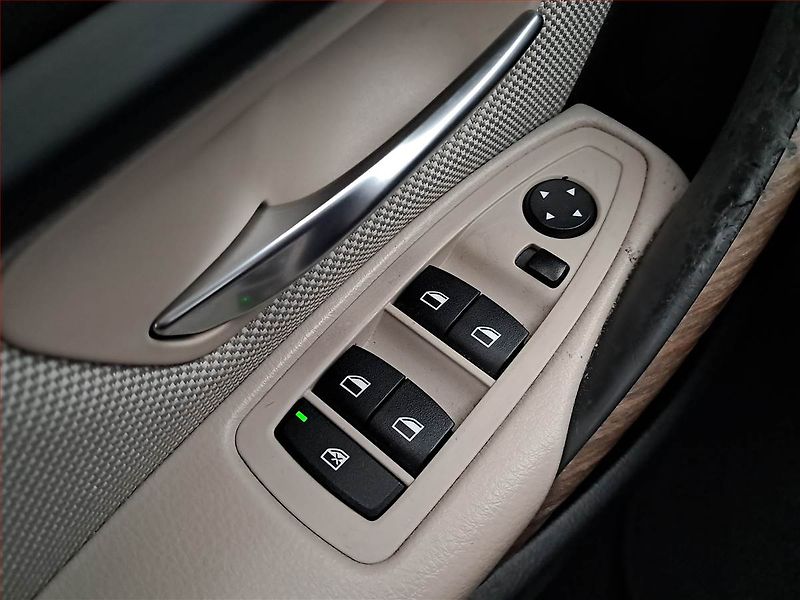BMW Řada 3 (2015) Modern Line 320 d xDrive, 4X4 - fotka 18 z 20