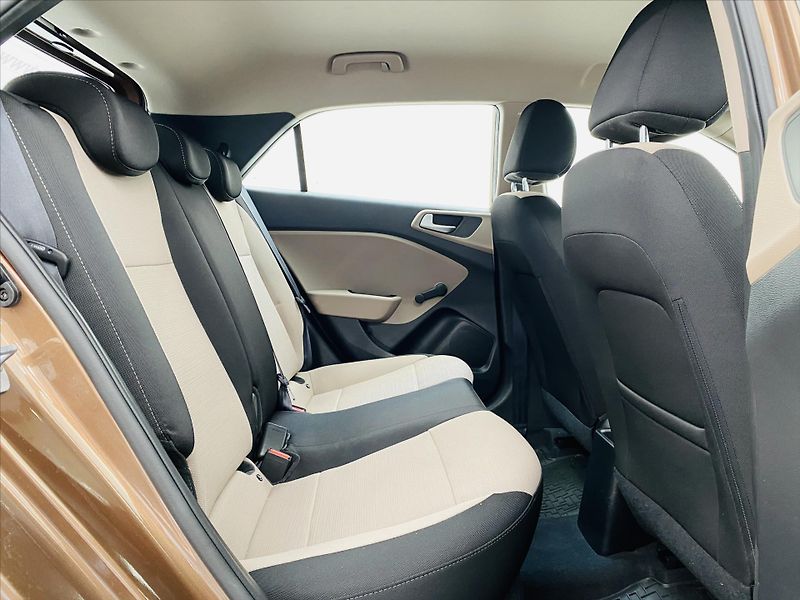 Hyundai i20 1,2 i 55kW 1.Majitel - fotka 7 z 22