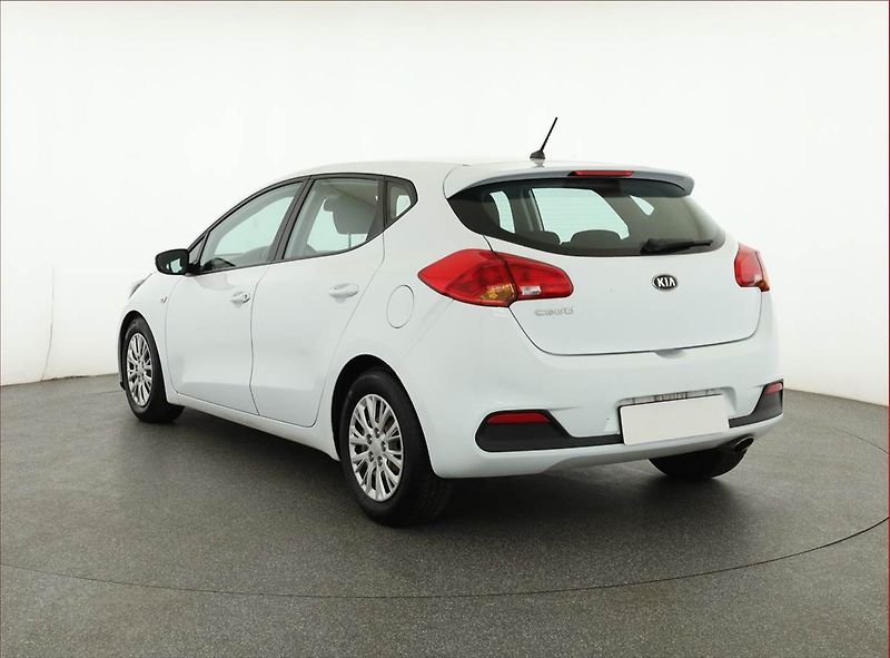 Kia Ceed (2013) 1.4 CVVT, Tempomat - fotka 4 z 17
