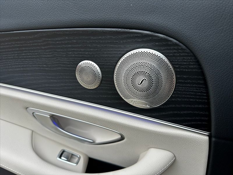 Mercedes-Benz Třídy E 2,0 220D 143kW - fotka 20 z 44