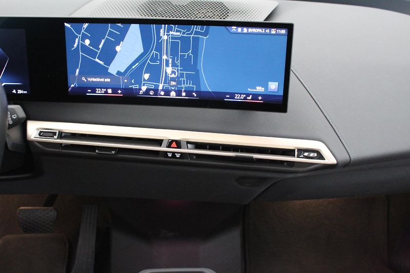 BMW iX xDrive40 - fotka 5 z 29