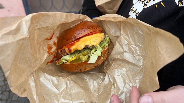 My jsme vyzkoušeli Chilli Cheese za 230 korun., zdroj: Deník/Petr Vaňous