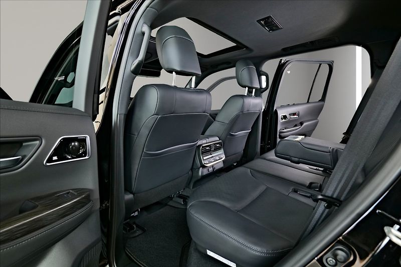 Toyota Land Cruiser (2026) LC300 Premium - fotka 22 z 27