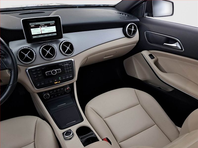 Mercedes-Benz GLA (2015) 200 CDI, 4X4, Automat, ČR - fotka 8 z 21