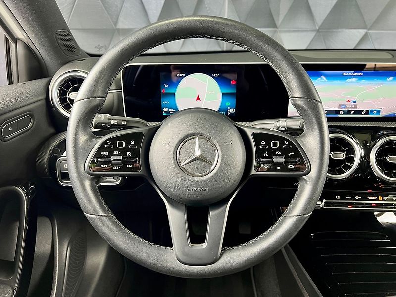 Mercedes-Benz Třídy A 180 CDI 85 KW 7G-DCT STYLE - fotka 13 z 26