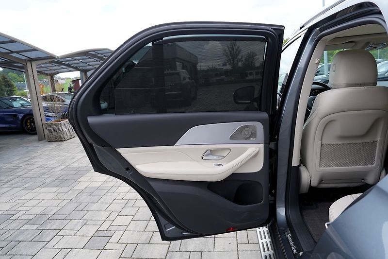 Mercedes-Benz GLE 350d 4Matic AMG/275 PS/ČR - fotka 23 z 49