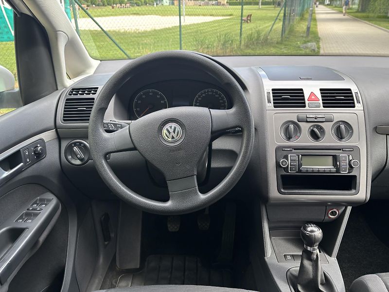 Volkswagen Touran 1.6 75kw Trendline - fotka 22 z 29