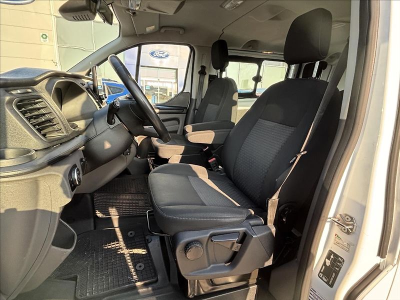 Ford Transit Custom 2,0 EcoBlue KombiVan L2 DPH - fotka 21 z 34