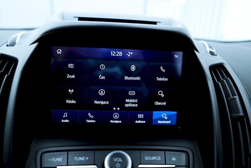 Ford Kuga (2019) 2.0 TDI 110kW M6° Titanium Plu - fotka 13 z 33