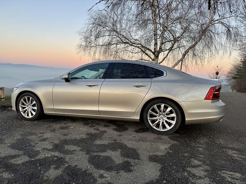 Volvo S90 (2018) D4 AWD, 4X4, Automat - fotka 2 z 13