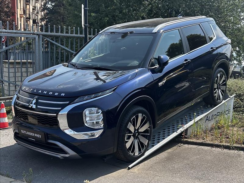 Mitsubishi Outlander (2026) 2.4 PHEV_  INTENSE - fotka 1 z 7
