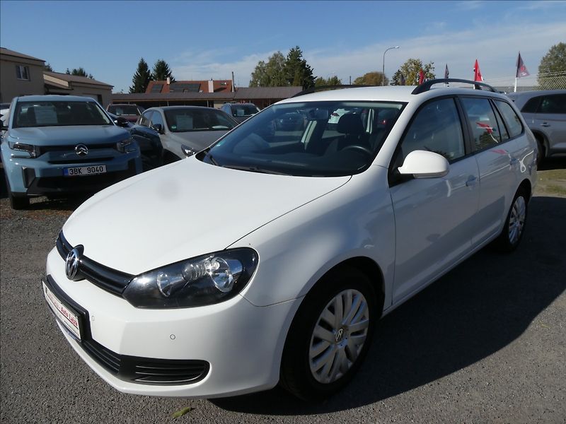 Volkswagen Golf 1,2 TSi 77kW serviska, klima - fotka 3 z 42