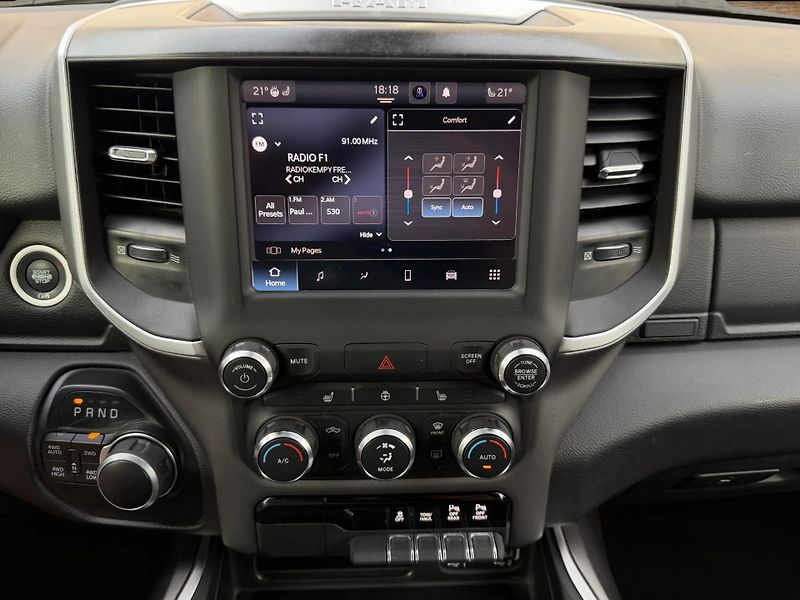 Dodge RAM (2022) +TRAVELLER+LOOK26+HEMI+ - fotka 22 z 24