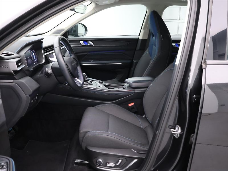 Lynk & Co 01 1,5 PHEV CORE 206kW Aut. 2.Maj - fotka 10 z 29