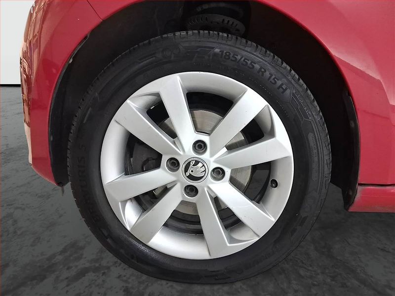 Škoda Citigo (2014) 1.0 MPI, Tempomat - fotka 14 z 15