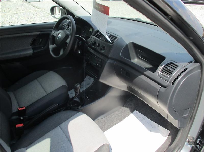 Škoda Fabia 1,2 TSI, klima, serv.kniha, - fotka 9 z 36