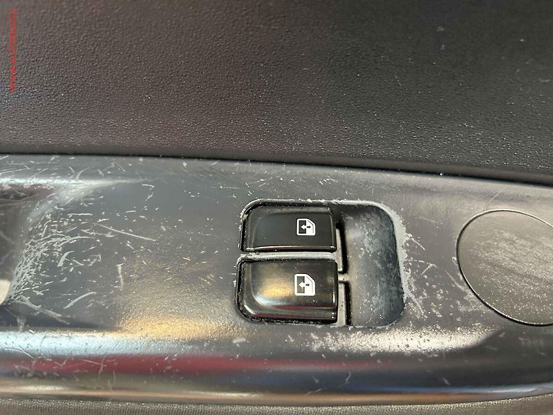 Hyundai i20 (2014) 1.2i, ČR, AC - fotka 11 z 13