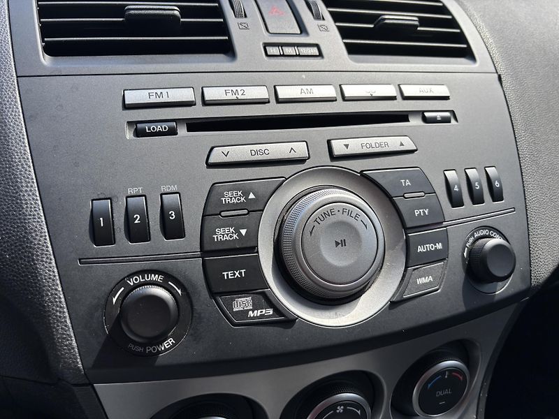 Mazda 3 1.6 Active Plus - fotka 28 z 30